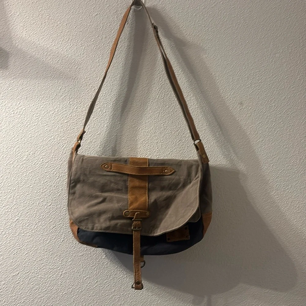 Myra messenger crossbody bag